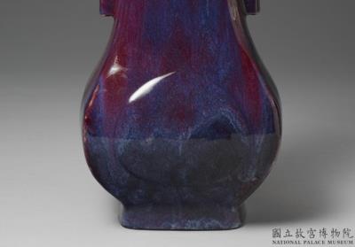 图片[2]-Vase with tubular handles and apricot leaf decoration in glaze imitating Jun ware, Qing dynasty, Qianlong reign (1736-1795)-China Archive